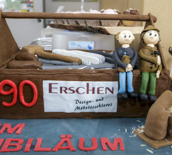 Selbstgemachte Werkzeugkiste als Geschenk an Erschen