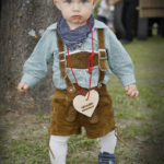 Kleines Kind in Lederhose
