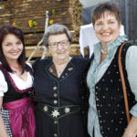 Lachende Gesichter bei der Firmenfeier